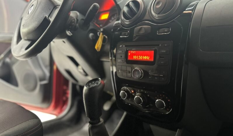 
								RENAULT SANDERO STEPWAY 2012 CON 120.000KM lleno									