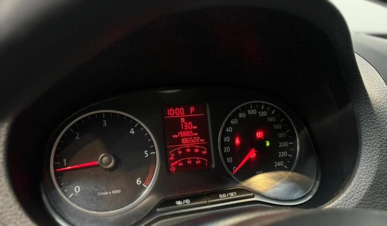 
								VOLKSWAGEN AMAROK 2.0 TDI 4X2 TRENDLINE 180HP AT 2015 CON 185.000KM lleno									